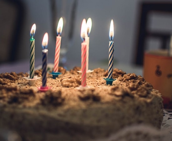 Pandemide Hayat Kurtaran Tarif! Sevdiklerinize Lezzetli Bir Muzlu Doğum Günü Pastası Yapmak İster misiniz?