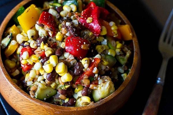 8. Sebzeli Buğday Salatası Tarifi:
