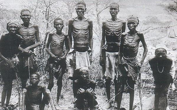 1904-1908 arasında Namibya'da sömürgeciliğe karşı isyan eden 100 binden fazla kişiyi katleden Almanya, bugüne dek Namibya'ya resmen özür ve tazminat sunmadı.