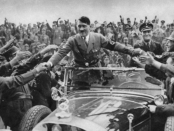 Hitler, "Dünyaya hükmetmek peşinde değilim" diye espri de yaptı.