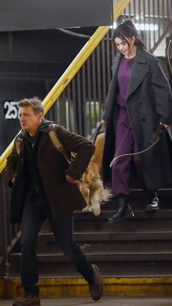 Disney+'ın yeni Hawkeye dizisinden ilk Hawkeye'ın fotoğrafları geldi.