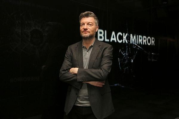 Black Mirror dizisinin yaratıcısı Charlie Brooker, 2020 yılını konu alan bir mockumentary (sahte belgesel) çekiyor.