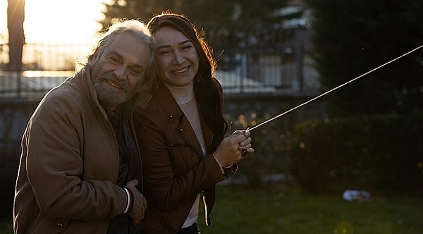 Netflix'in merakla beklenen filmi 9 Kere Leyla, bugün (4 Aralık) seyirci ile buluşacak.