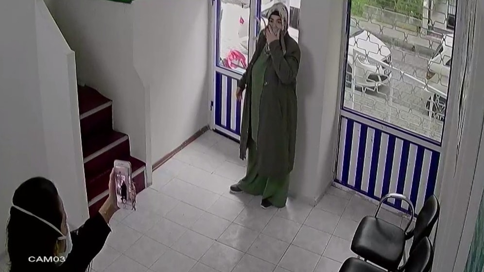 Aile Sağlığı Merkezine Maskesiz Gelen Kadın, Uyarı Yapan Doktora Saldırdı