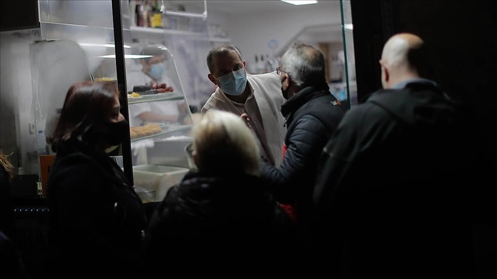 Pfizer CEO'su: 'Aşı Olan Başkasına Virüs Bulaştırır mı Emin Değiliz'