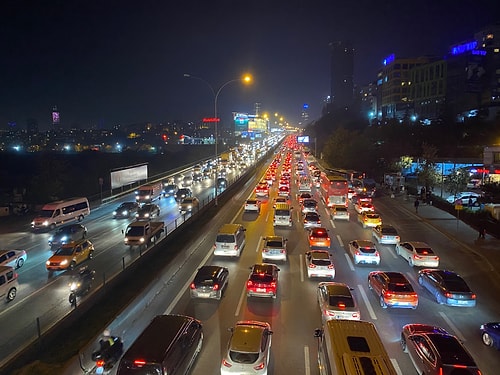 Türkiye Genelinde 56 Saatlik Sokak Kısıtlaması Başladı