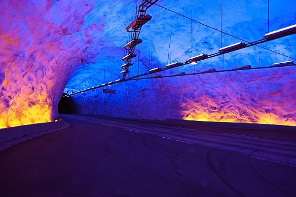 4. Laerdal Tüneli, Norveç