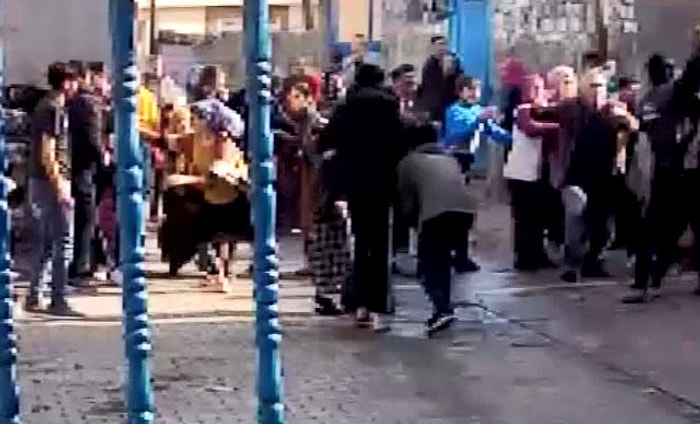 Diyarbakır'da Kısıtlamada Taşlı, Sopalı, Bıçaklı Kavga: 20 Yaralı