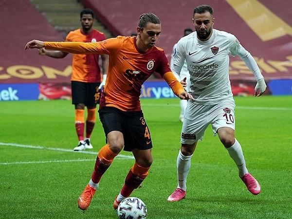 İlk yarı Galatasaray'ın 1-0 üstünlüğüyle tamamlandı.