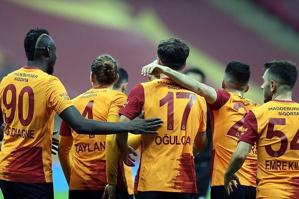 Galatasaray, maç fazlasıyla lider Alanyaspor'la puanları eşitledi.