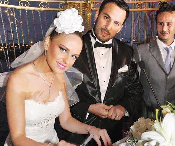 7. Bu yıl boşanma kararı alan diğer bir çift ise oyuncu Ferit Aktuğ ve eşi Bahar Özdoğan oldu!