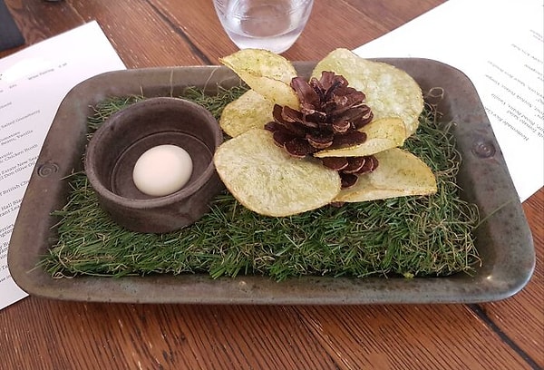 4. А как вам чипсы в шишке? Хотя в расческе для волос они смотрелись несколько более эксцентрично...