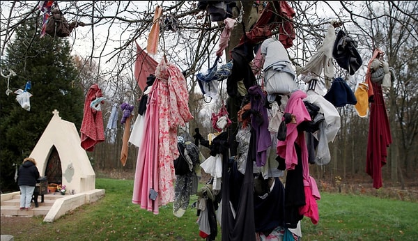 3. Так, носки привязывают люди, которые страдают от проблем с ногами, а нижнее белье обычно сигнализирует о проблемах с фертильностью.