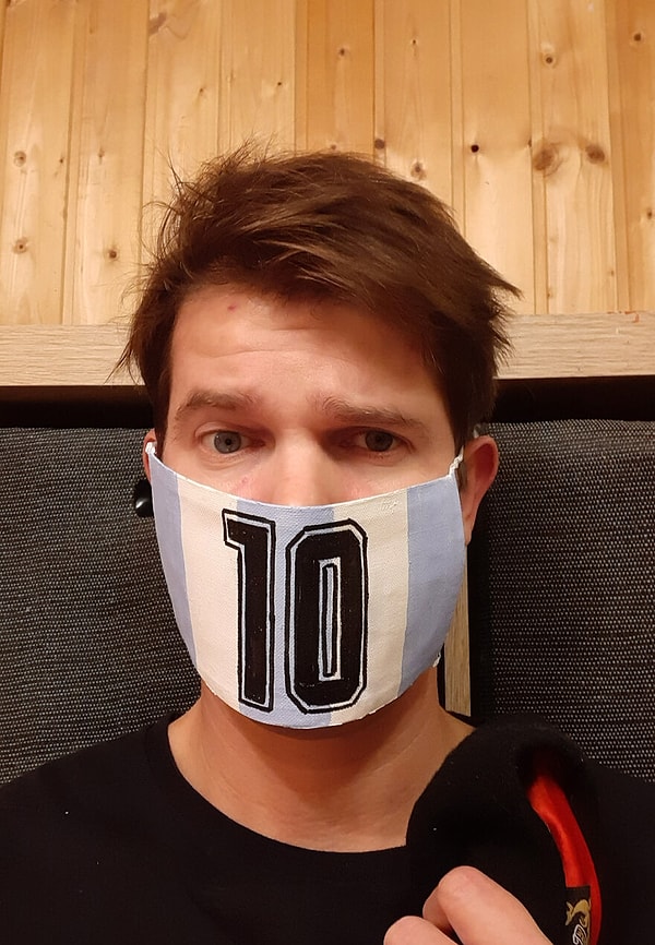 10. Маска в честь легендарного Диего Марадонны