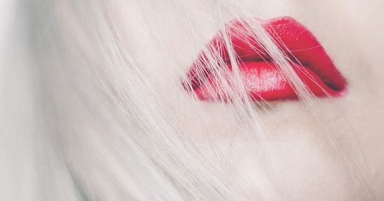 İnce Dudaklar Tarihe Karışıyor! İşte Dudak Dolgunlaştıran 5 Makyaj Hilesi!