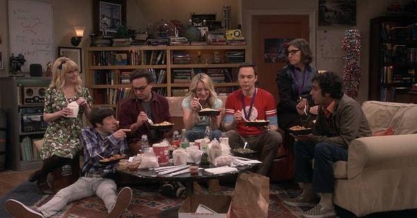 13. The Big Bang Theory'nin final kaydındaki seyirciler; eski oyuncu kadrosu, ekip ve oyuncuların aileleri ve hayranlarından oluşuyormuş.
