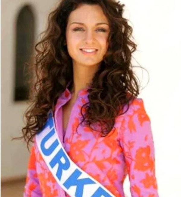 2004 yılında ülkemizde düzenlenen Miss Turkey yarışmasında 3. oldu.