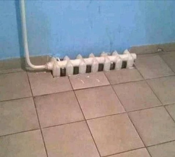 8. "Отличная иллюстрация экономного подхода к ремонту: 1 батарея на две комнаты".