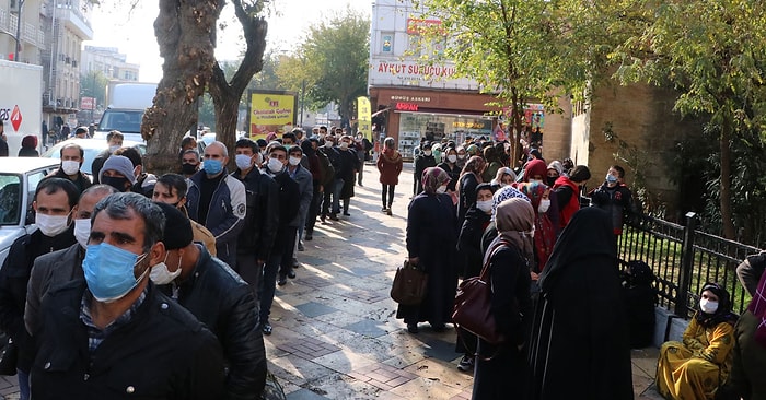 Şanlıurfa'da Korkutan Kalabalık! Çevik Kuvvet Ekipleri Yönlendirildi