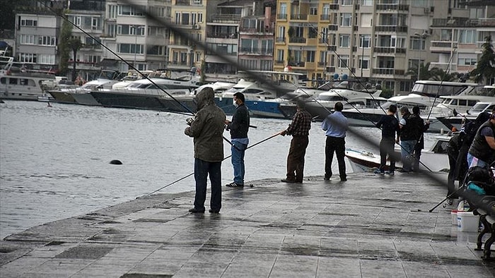 Bakanlıktan 'Olta Balıkçılığı' Genelgesi: 'En Az Üç Metre Mesafe Olacak'