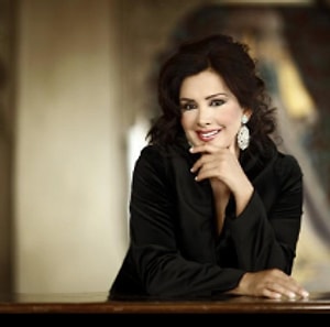 Esra Ceyhan Yazar Profil Resmi