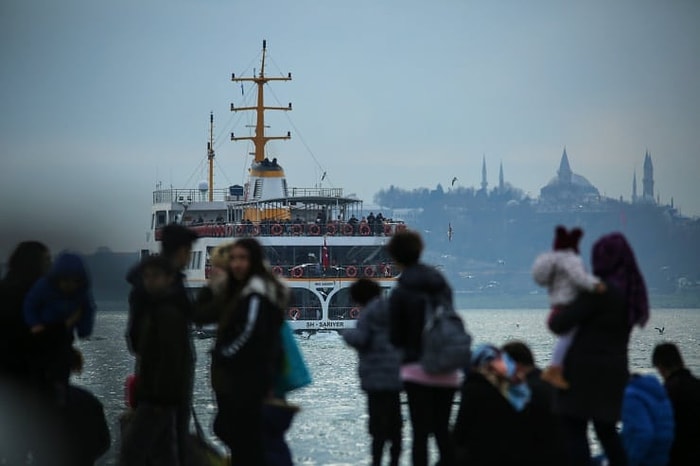 Araştırma: 3 Gençten 2'si 'Sadece Yol ve Yemek Parasına Çalışırım' Diyor