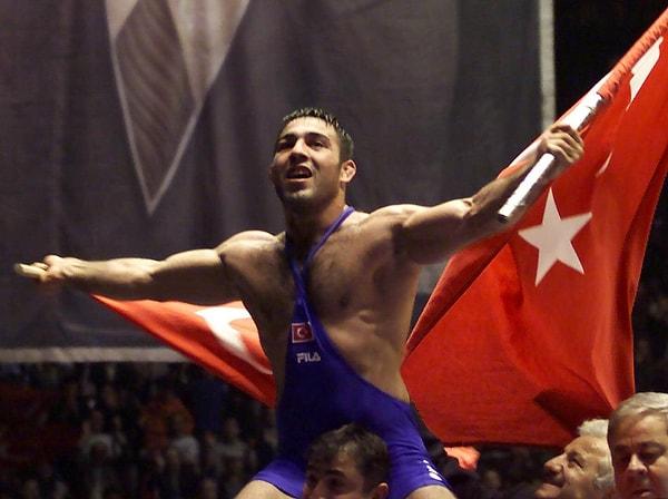 12 Haziran – Eski milli güreşçi Hamza Yerlikaya'nın Vakıfbank yönetimine atanması tartışmaları da beraberinde getirdi