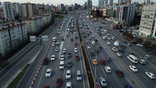 Kısıtlama Öncesi İstanbul'da Trafik Durma Noktasına Geldi; Bakanlık '21:00'den Önce Evde Olun' Dedi