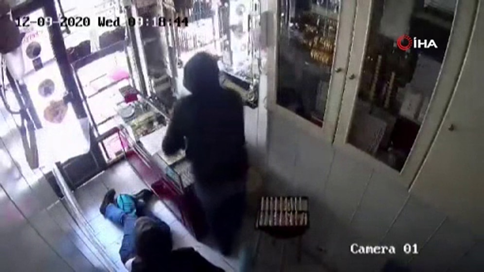 İstanbul'daki Milyonluk Kuyumcu Soygununun Görüntüleri Ortaya Çıktı