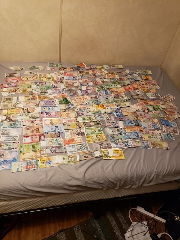 3. «Наконец-то мне удалось собрать деньги всех стран мира!»