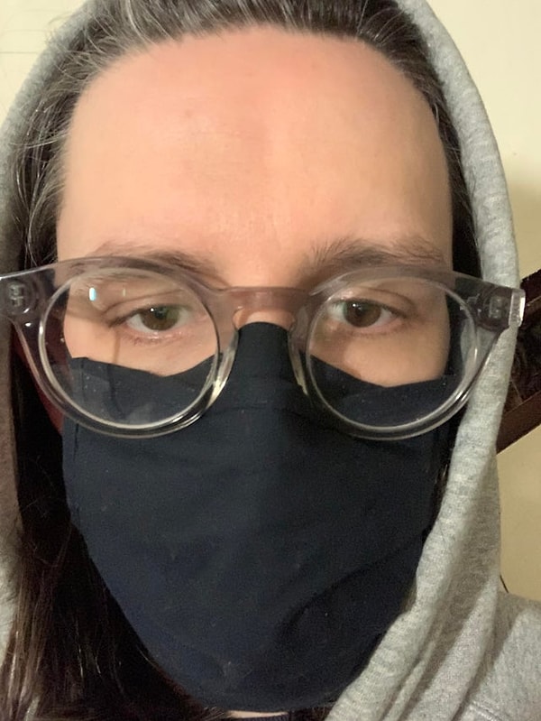 5. «На маске есть дополнительный слой, чтобы линзы от очков не запотели».