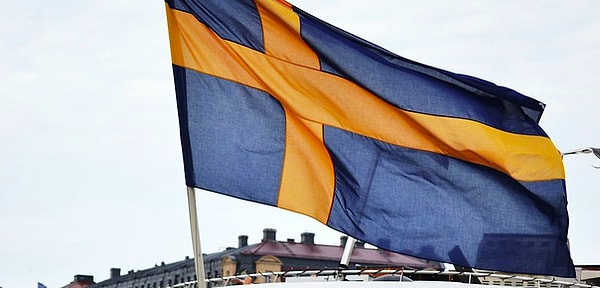 8. В Финляндии на вывесках все пишется на финском и шведском языках.