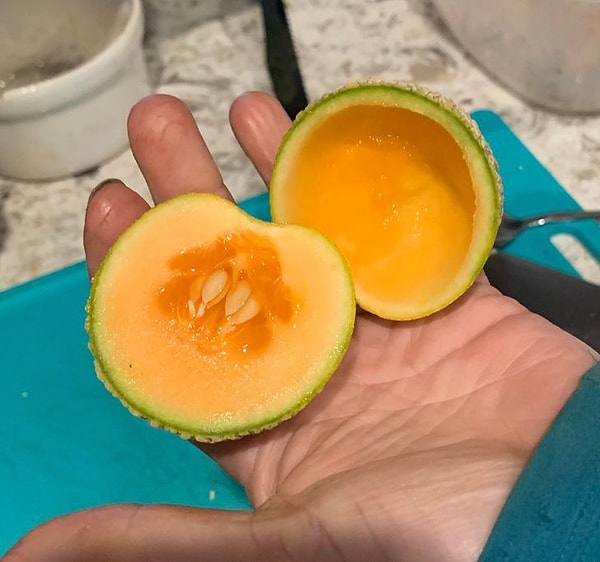 6. «Маленькая спелая дыня из нашего сада».