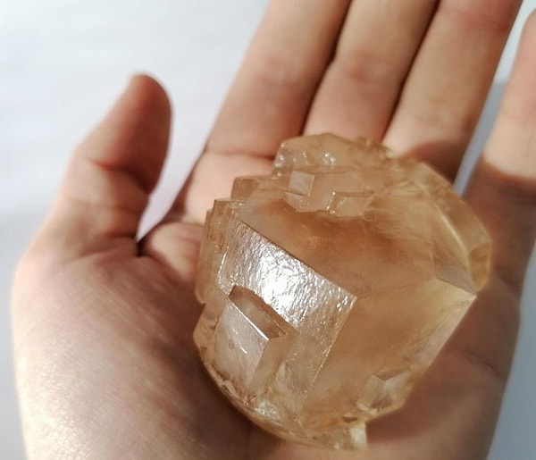 10. Большой кристалл сахара: