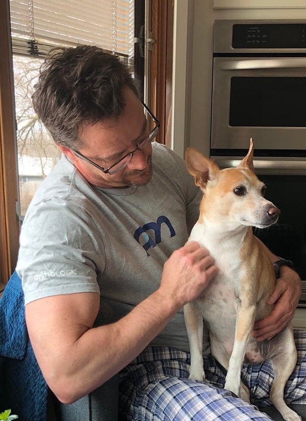 8. «Мой муж пробыл дома три дня, и собака меня предала. Я для неё теперь просто не существую»