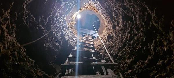 Şu ana kadar bir şey bulamayan defineciler en son jandarma baskınıyla Aksu köyünde bir evin altında 12 metre uzunluğunda tünel kazdıkları sırada suç üstü yakalandı.