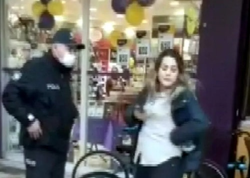 Polise 'Artistliğiniz Kime?' Diyen Kadının Çay Bahçesini Birbirine Kattığı Ortaya Çıktı