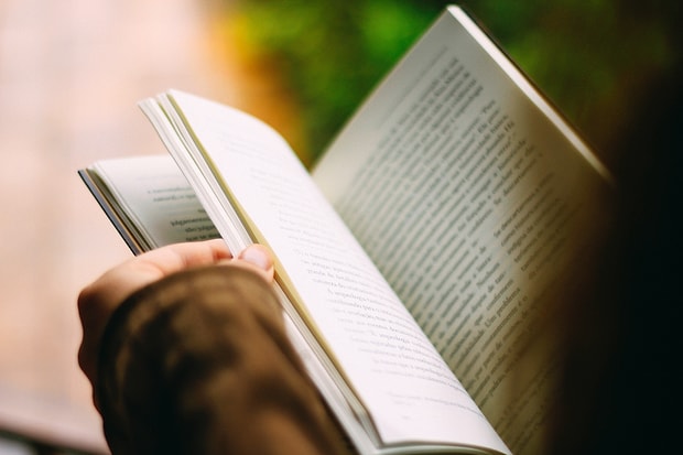 Kitap okurum.