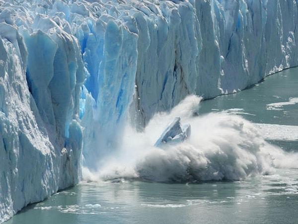 2033 - Kutuplardaki buzullar eriyecek. Okyanusların su seviyesi yükselecek.