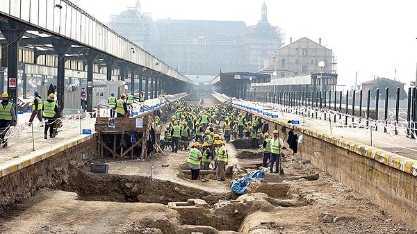 Arkeologlar: 'Mermerlerin altında mezar odası tespit ettik'