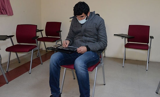 Hastane Bahçesinde Uzaktan Eğitim Veren Refakatçi Öğretmene Oda Tahsis Edildi