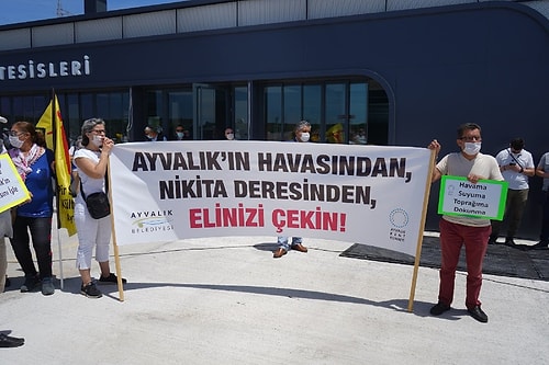 Ayvalık’ta Çevre Katliamı: Fabrikanın Atık Havuzunun Duvarı Yıkıldı, Tonlarca Atık Sarımsaklı Plajı'ndan Deniz Aktı