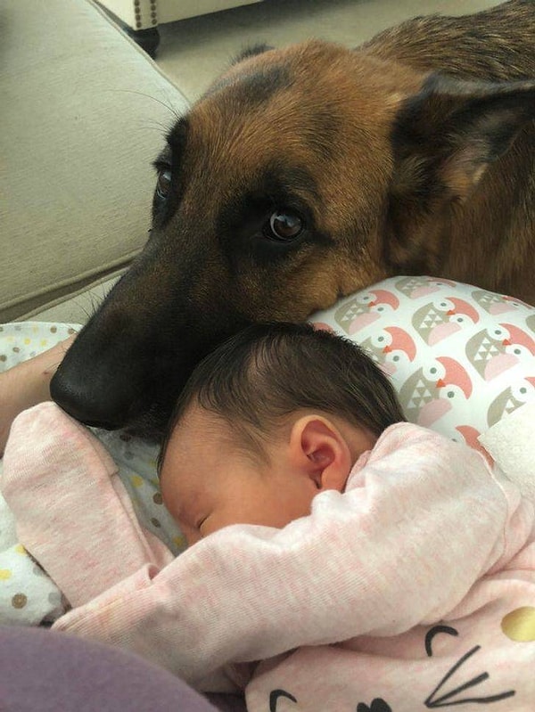 11. "Он просто без ума от нашей малышки!"