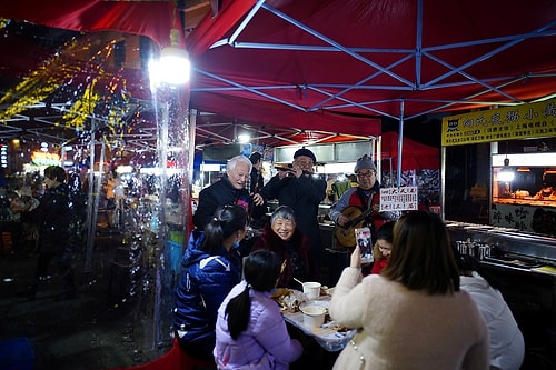 Salgının Merkeziydi: Wuhan'da Yaşam Normale Döndü, Gece Hayatı Yeniden Canlandı