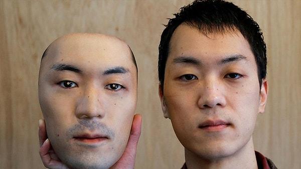 Shuhei Okawara isimli tasarımcı üç boyutlu yüz maskeleri tasarlamaya başladı. Görenlerin gerçek insan yüzünden ayırt edemediği maskeler hem ilginç hem de biraz ürpertici diyebiliriz.