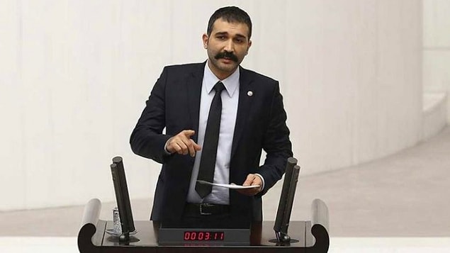 "Y&uuml;r&uuml; bre Hızır Paşa, senin de &ccedil;arkın kırılır. G&uuml;vendiğiniz padişahınız, o da bir g&uuml;n devrilir&hellip;"