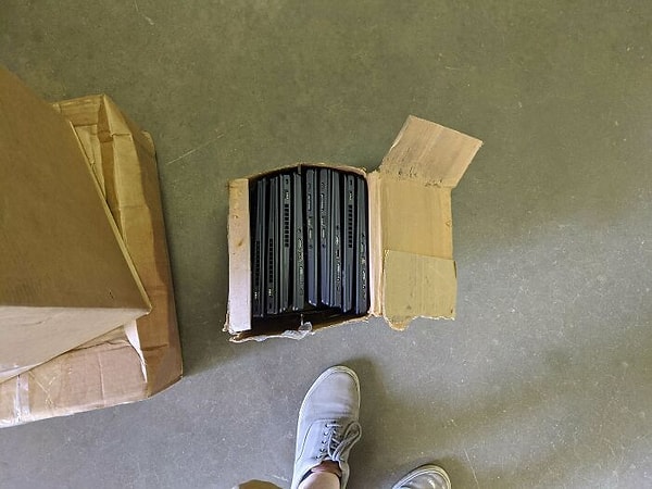 10. Доставка компьютеров на тысячи долларов без какой-либо защитной упаковки