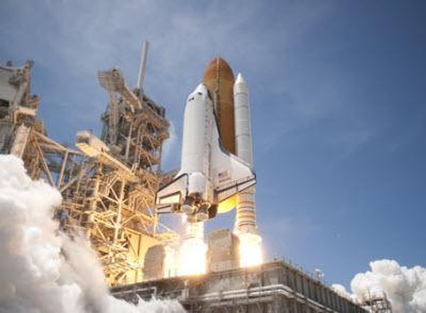 6. Блоха взлетает быстрее космического корабля. Прыгая на 8 см за миллисекунду, блоха летит со скоростью, которая в 50 раз быстрее космического корабля.