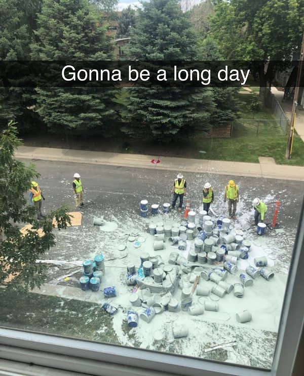 10. "Их ждет долгий рабочий день"