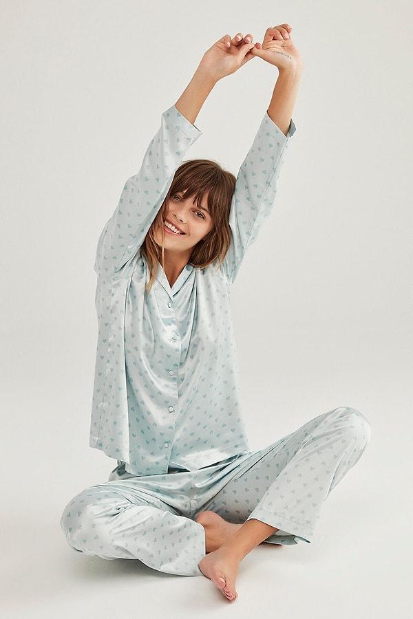 10. Saten pijama takımı da neredeyse her genç kızın çeyizinde olanlardan biri.